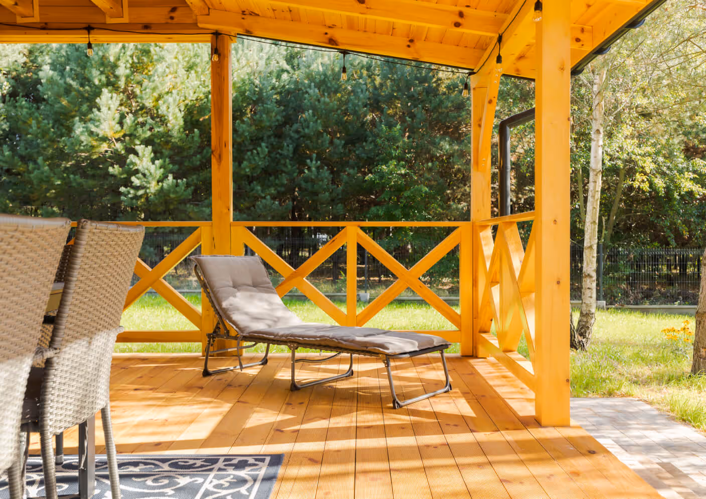 Domek Chańcza - leżak na tarasie